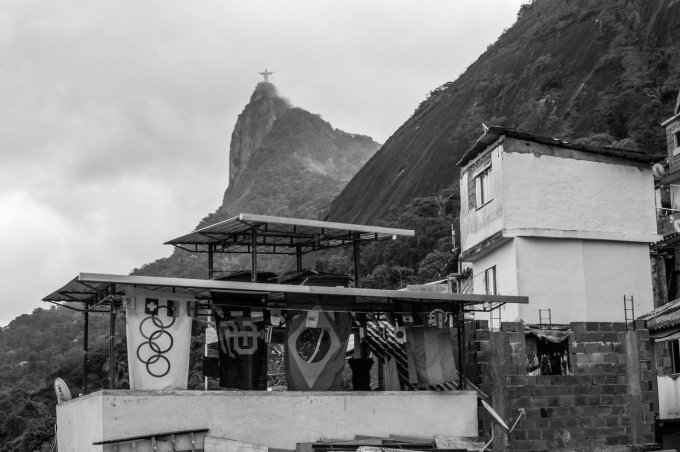 rio-favelas--joao-velozo-9_custom-84b1822885fc72f97f7e9084730eb4397aa48b6e-s1300-c85